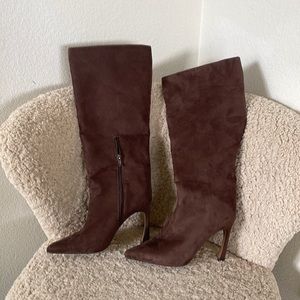 EXPRESS TALL BROWN BOOTS SZ 8 but fit like 7